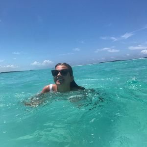 Meet your Posher, Davis